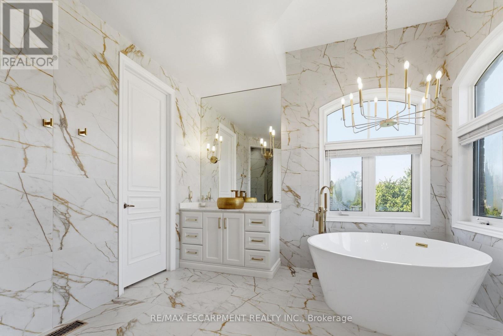 950 Fredonia Drive, Mississauga, ON
