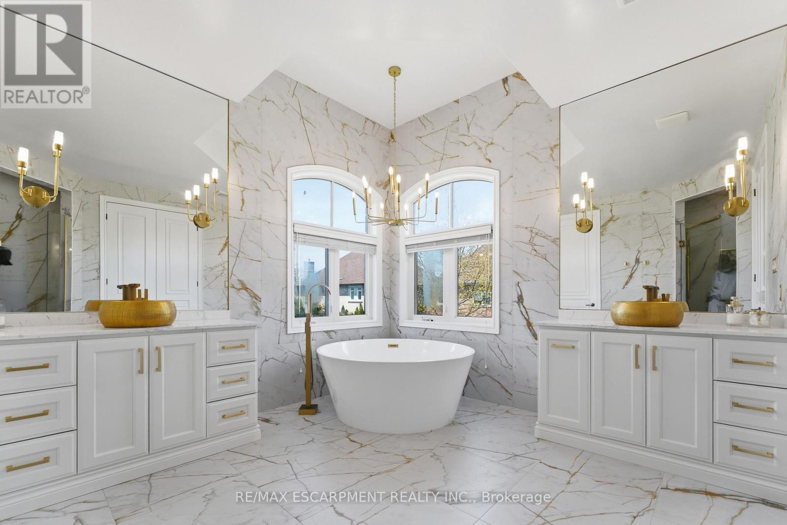 950 Fredonia Drive, Mississauga, ON