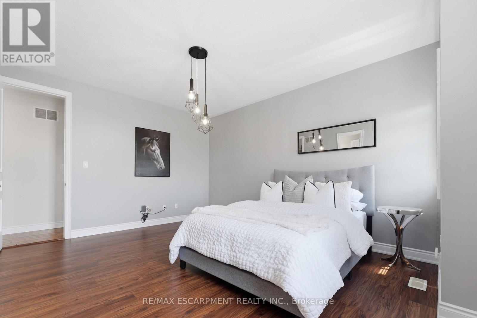 950 Fredonia Drive, Mississauga, ON