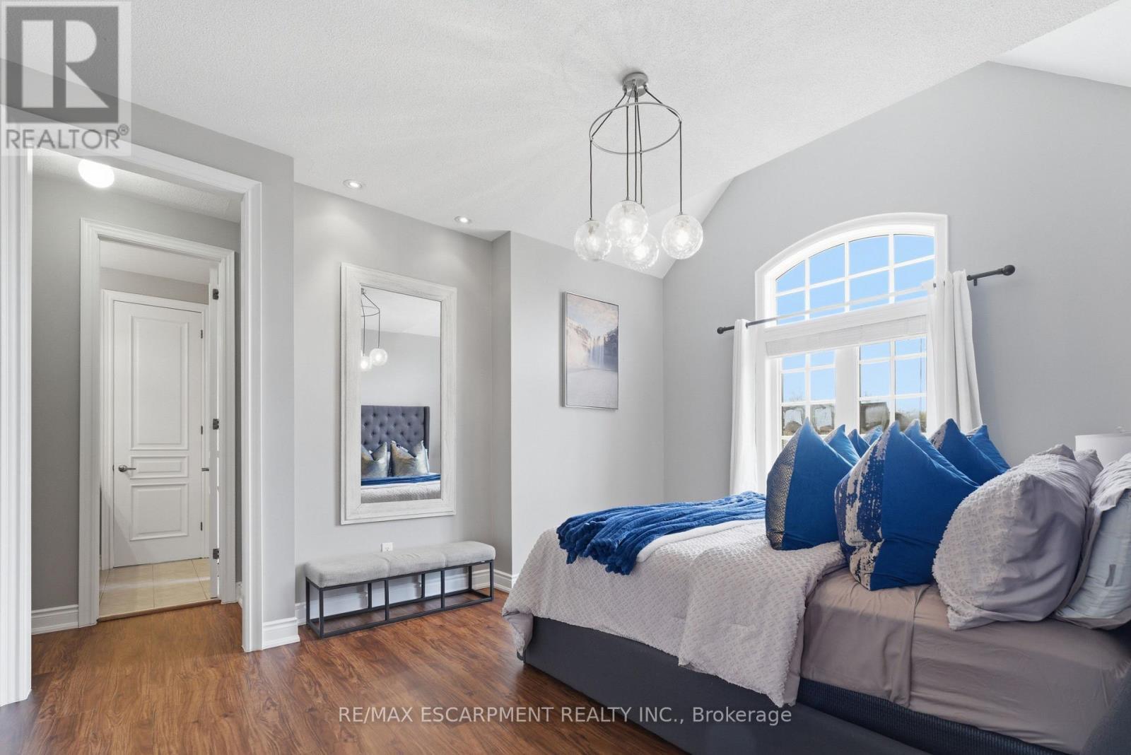 950 Fredonia Drive, Mississauga, ON