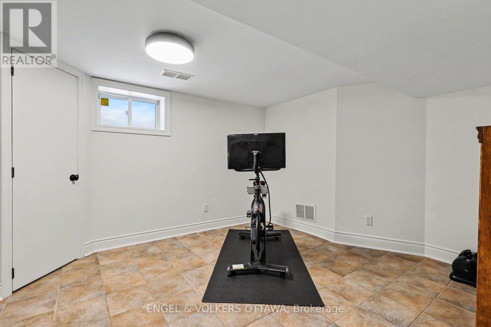 101 Ivy Crescent, Ottawa, ON