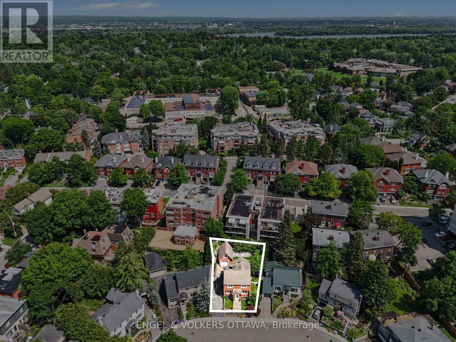 101 Ivy Crescent, Ottawa, ON