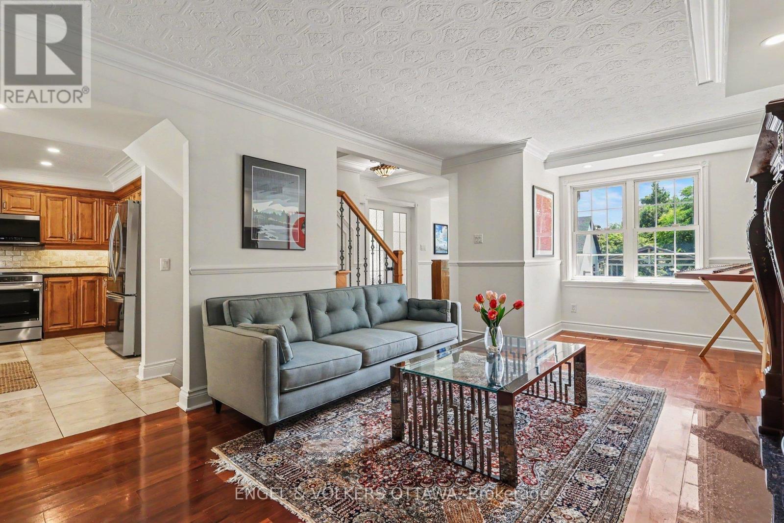 101 Ivy Crescent, Ottawa, ON