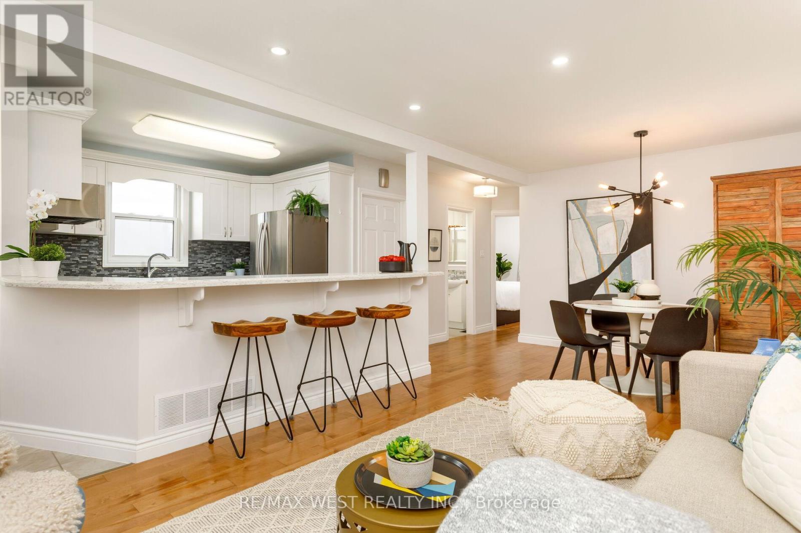 42 Stephen Drive, Toronto, ON