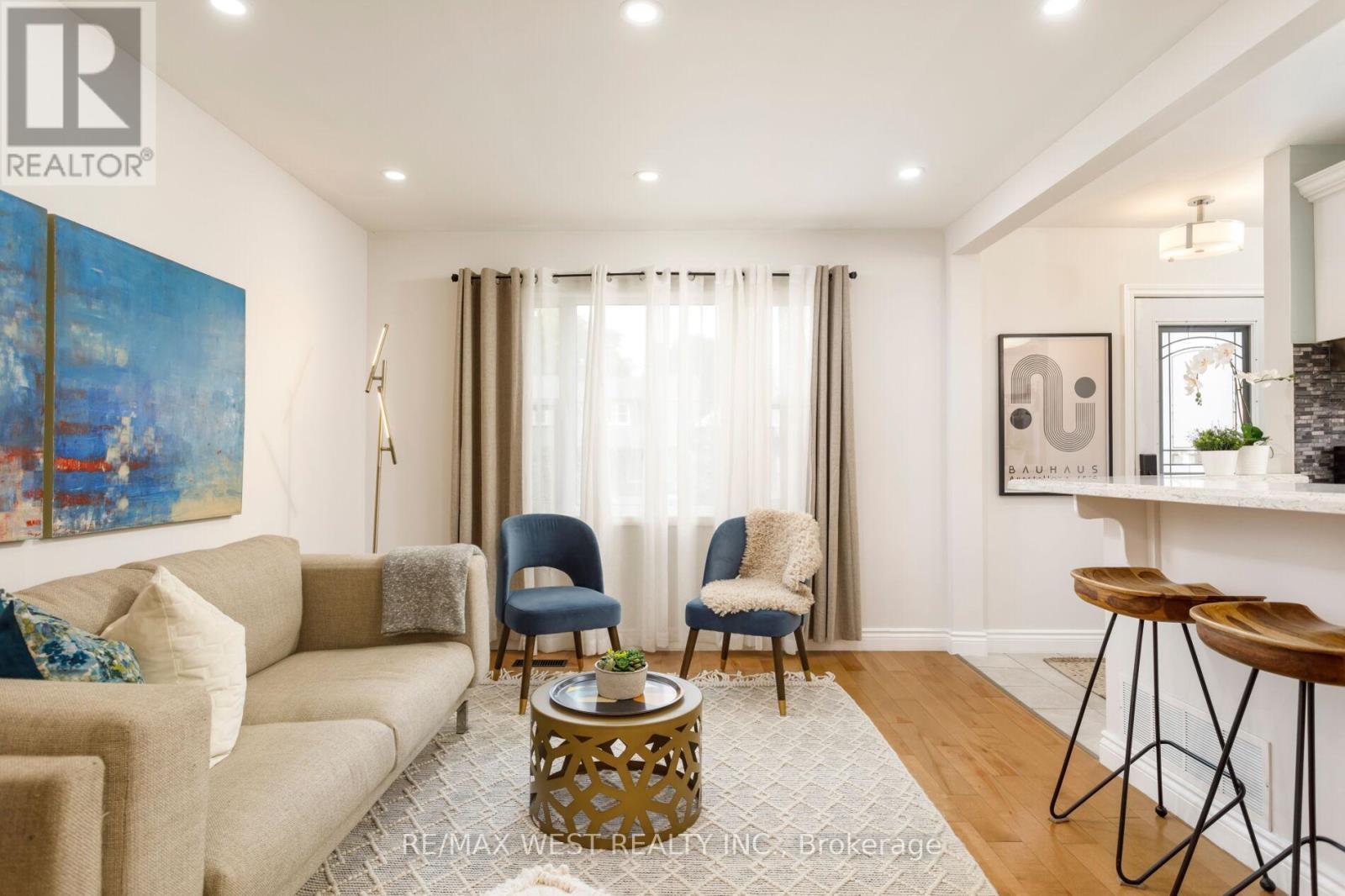 42 Stephen Drive, Toronto, ON