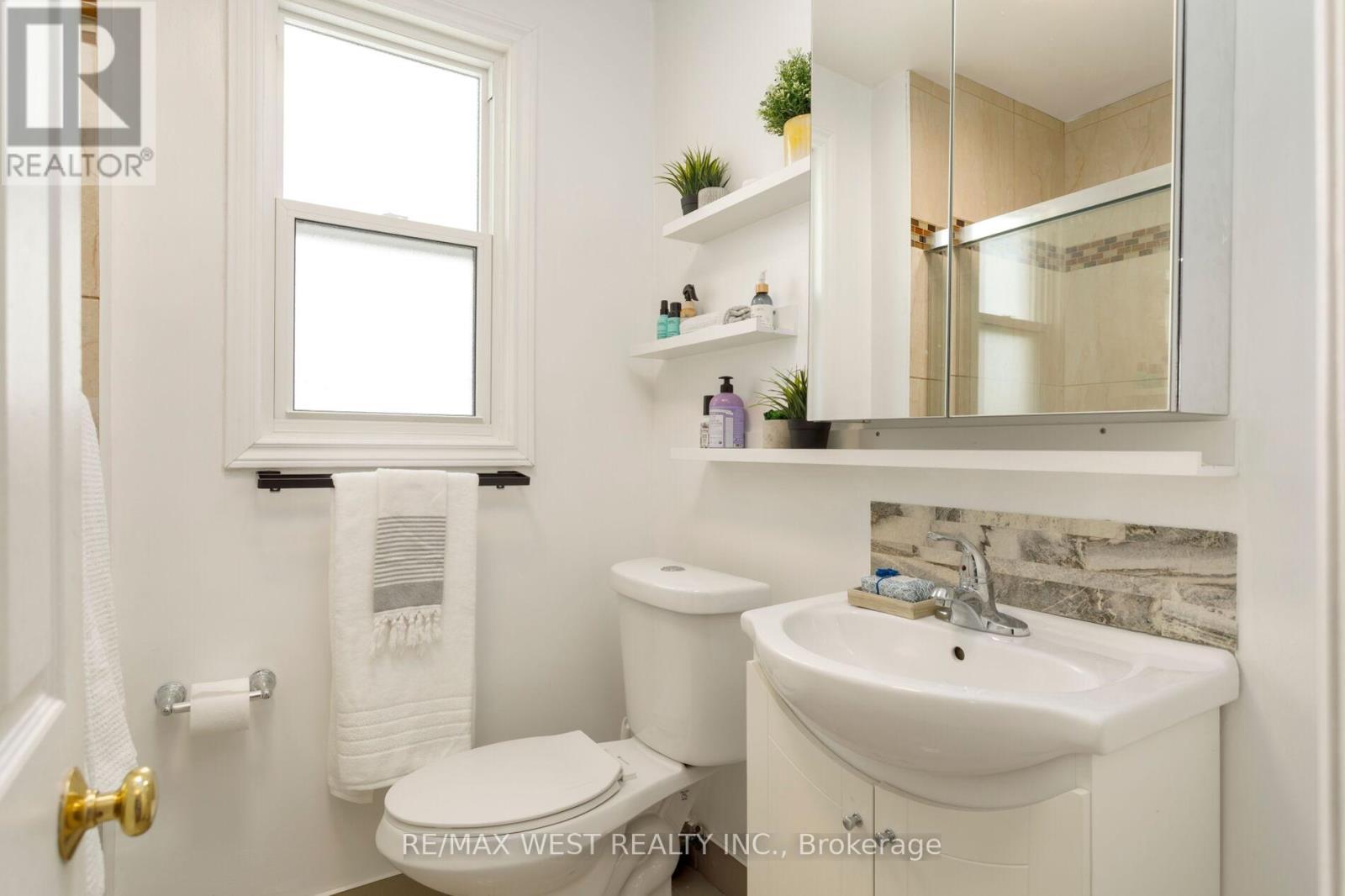 42 Stephen Drive, Toronto, ON