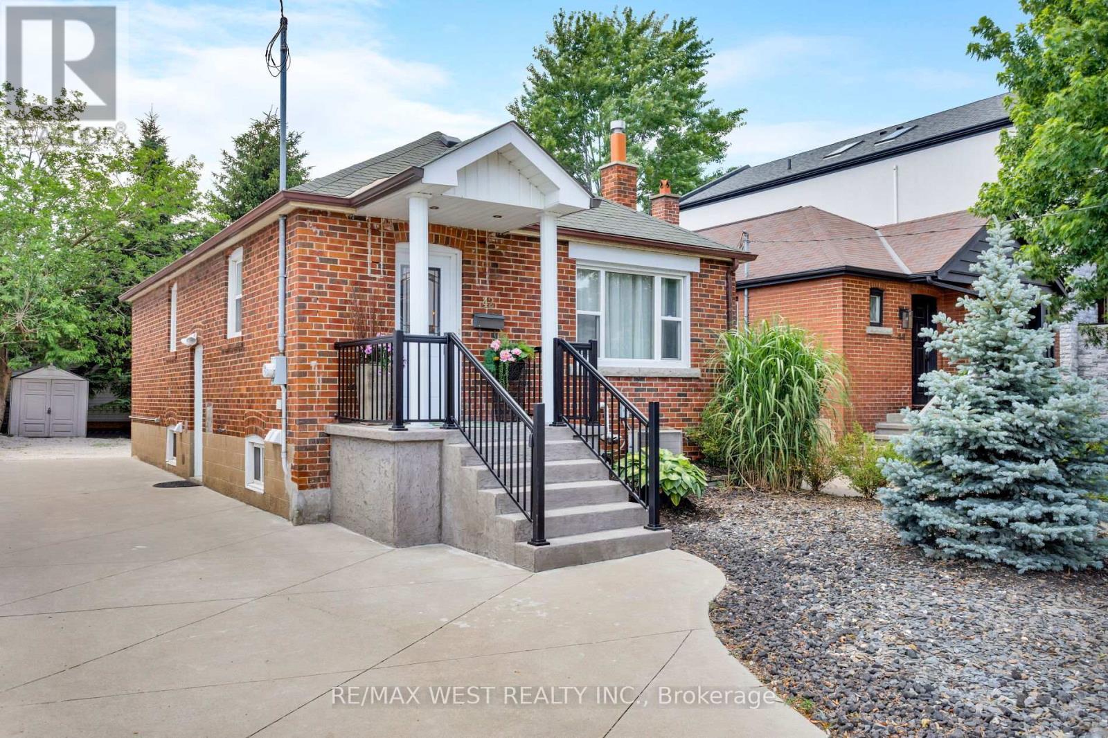 42 Stephen Drive, Toronto, ON