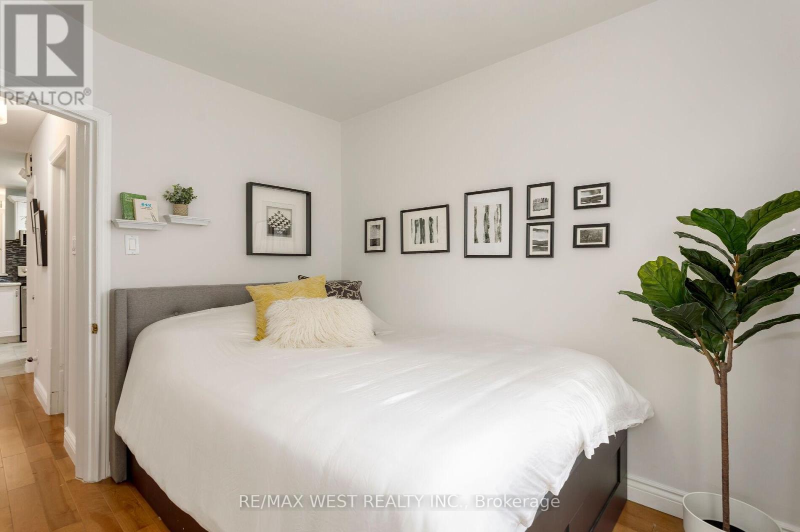 42 Stephen Drive, Toronto, ON