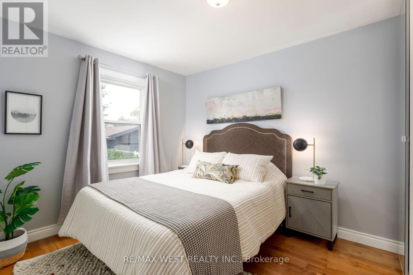 42 Stephen Drive, Toronto, ON