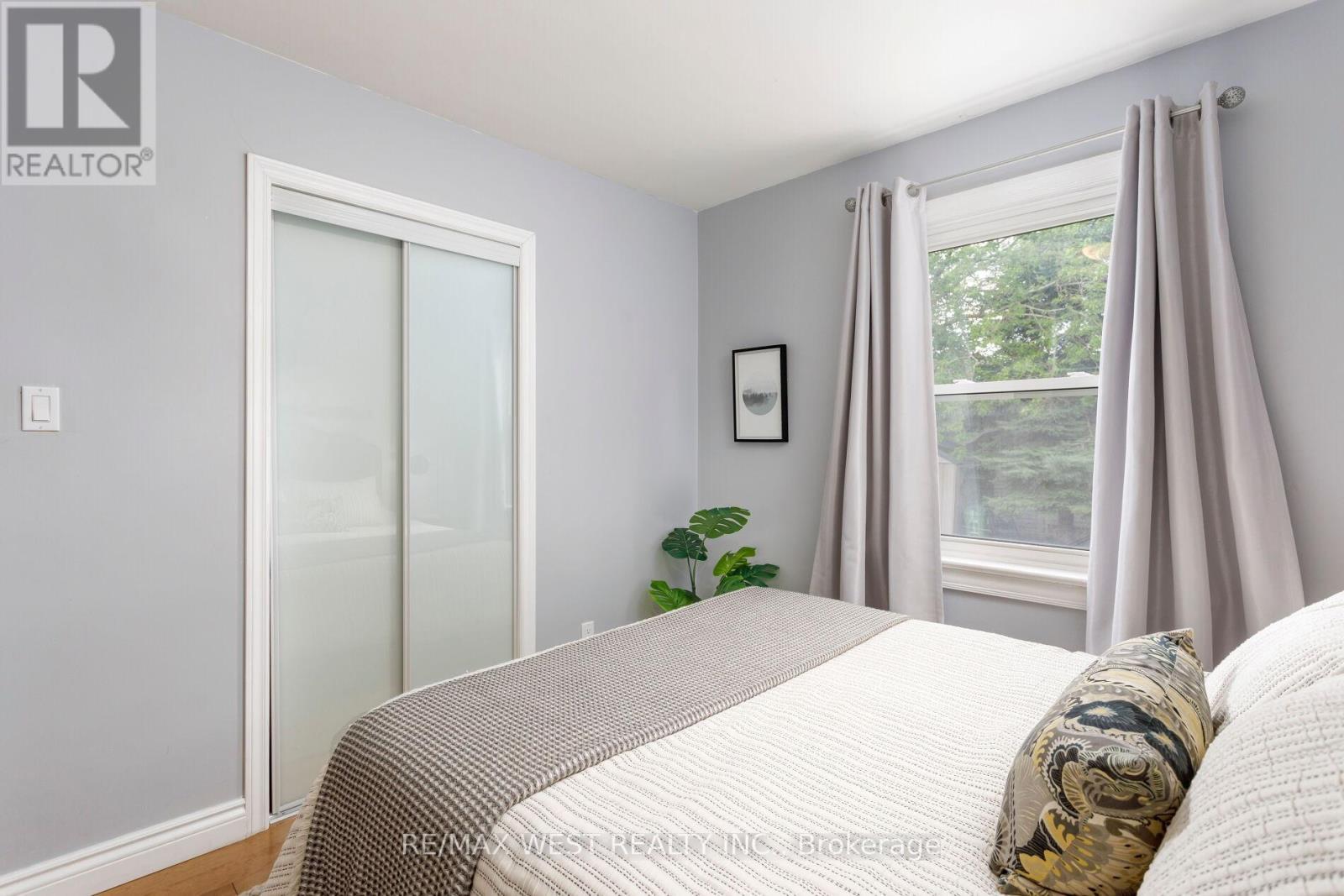 42 Stephen Drive, Toronto, ON