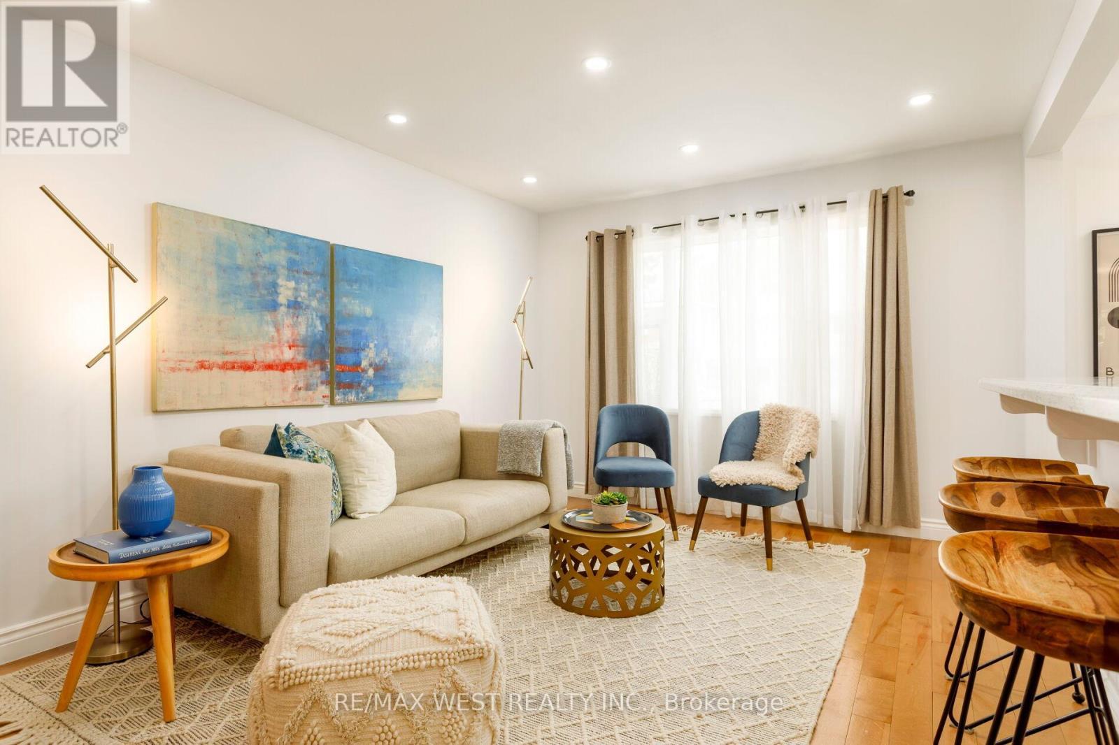 42 Stephen Drive, Toronto, ON