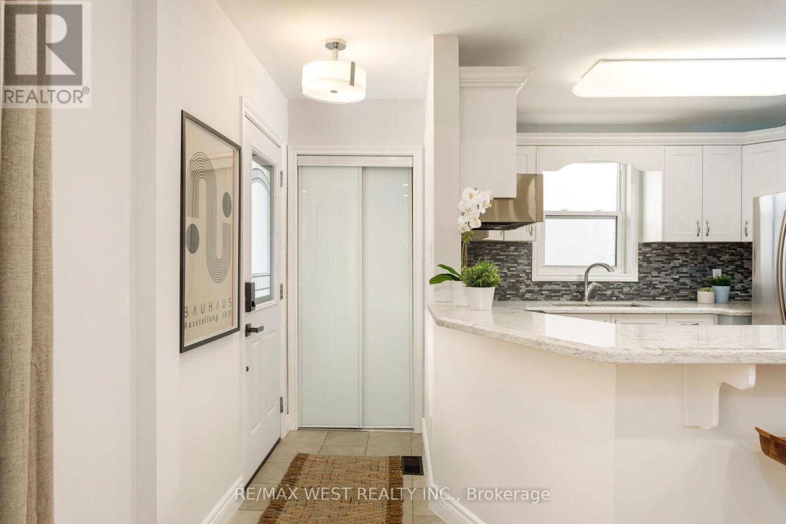 42 Stephen Drive, Toronto, ON