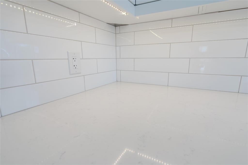 3 Elizabeth Waytiuk Cove, East Selkirk, MB - Indoor