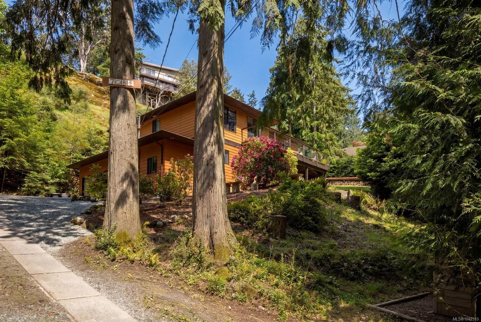 7084 Willis Point Rd, Central Saanich, BC