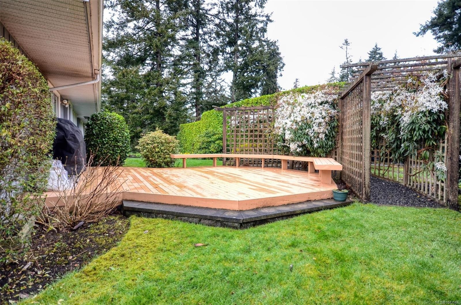 10502 Jocelyn Pl, Sidney, BC