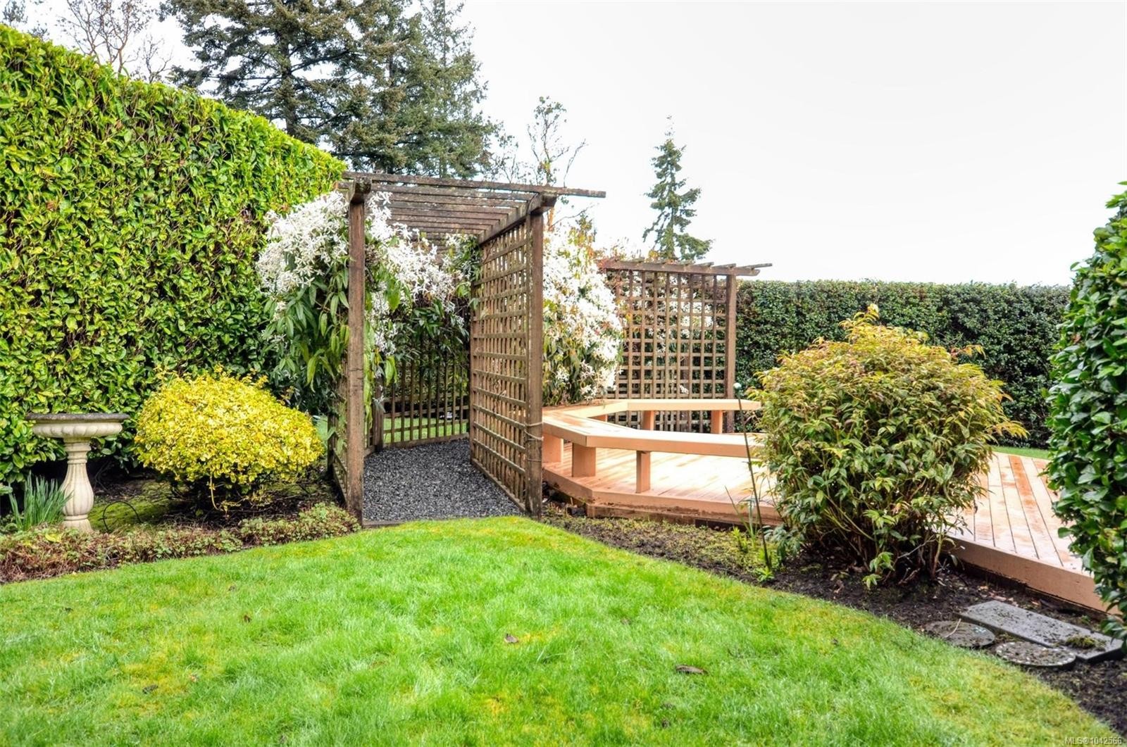 10502 Jocelyn Pl, Sidney, BC