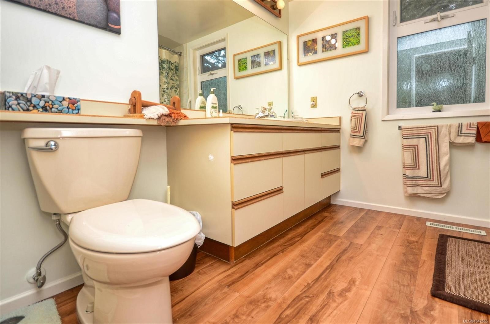 10502 Jocelyn Pl, Sidney, BC