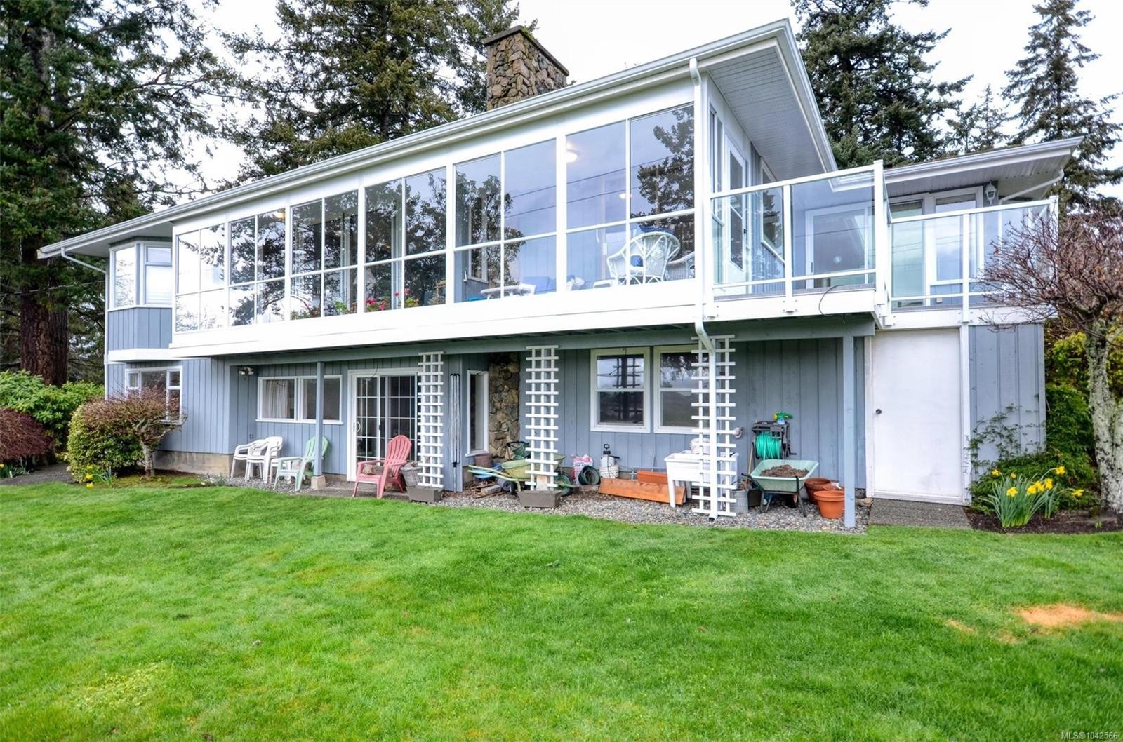 10502 Jocelyn Pl, Sidney, BC