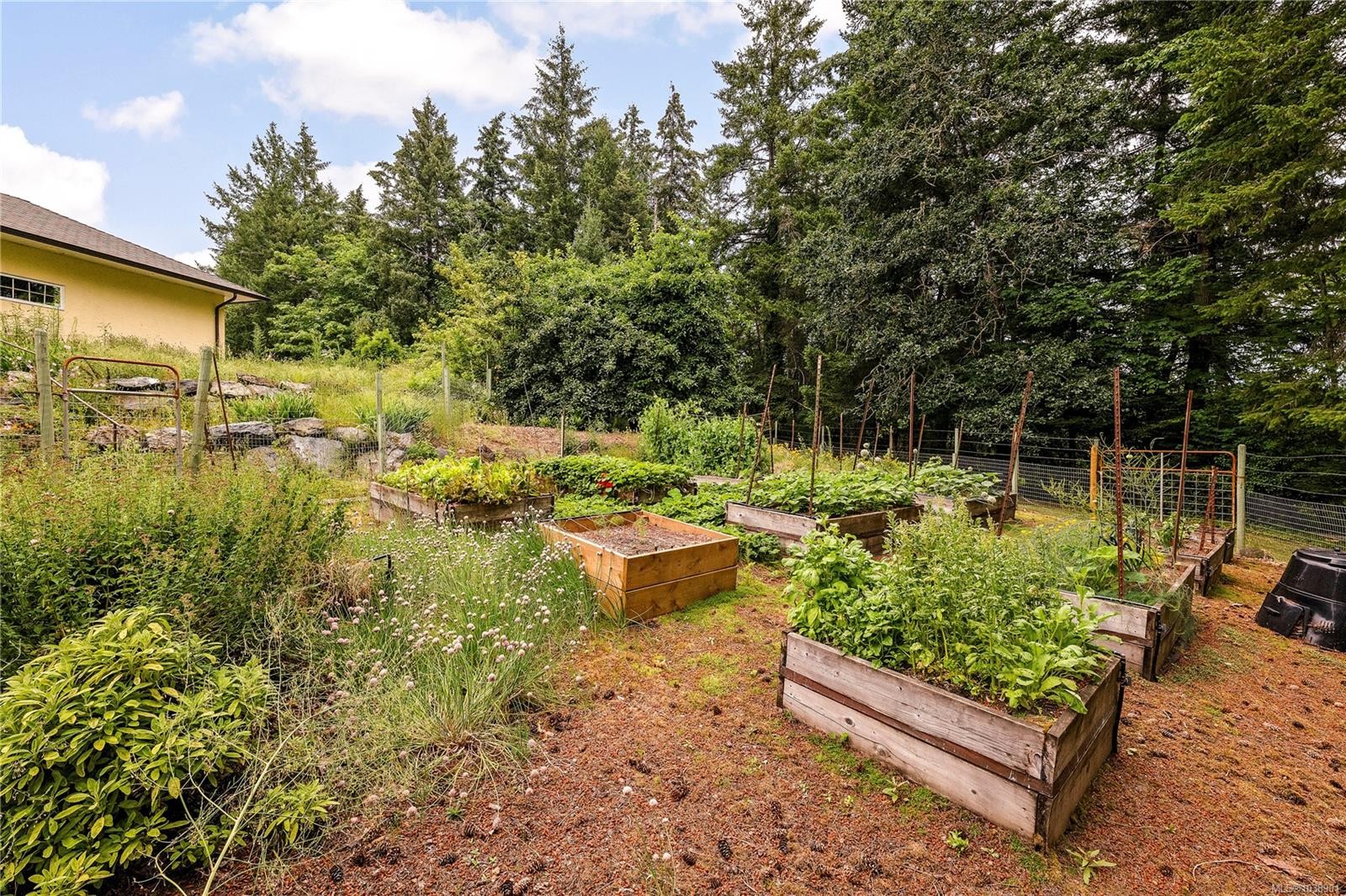 1662 Stamps Rd, Cowichan Bay, BC