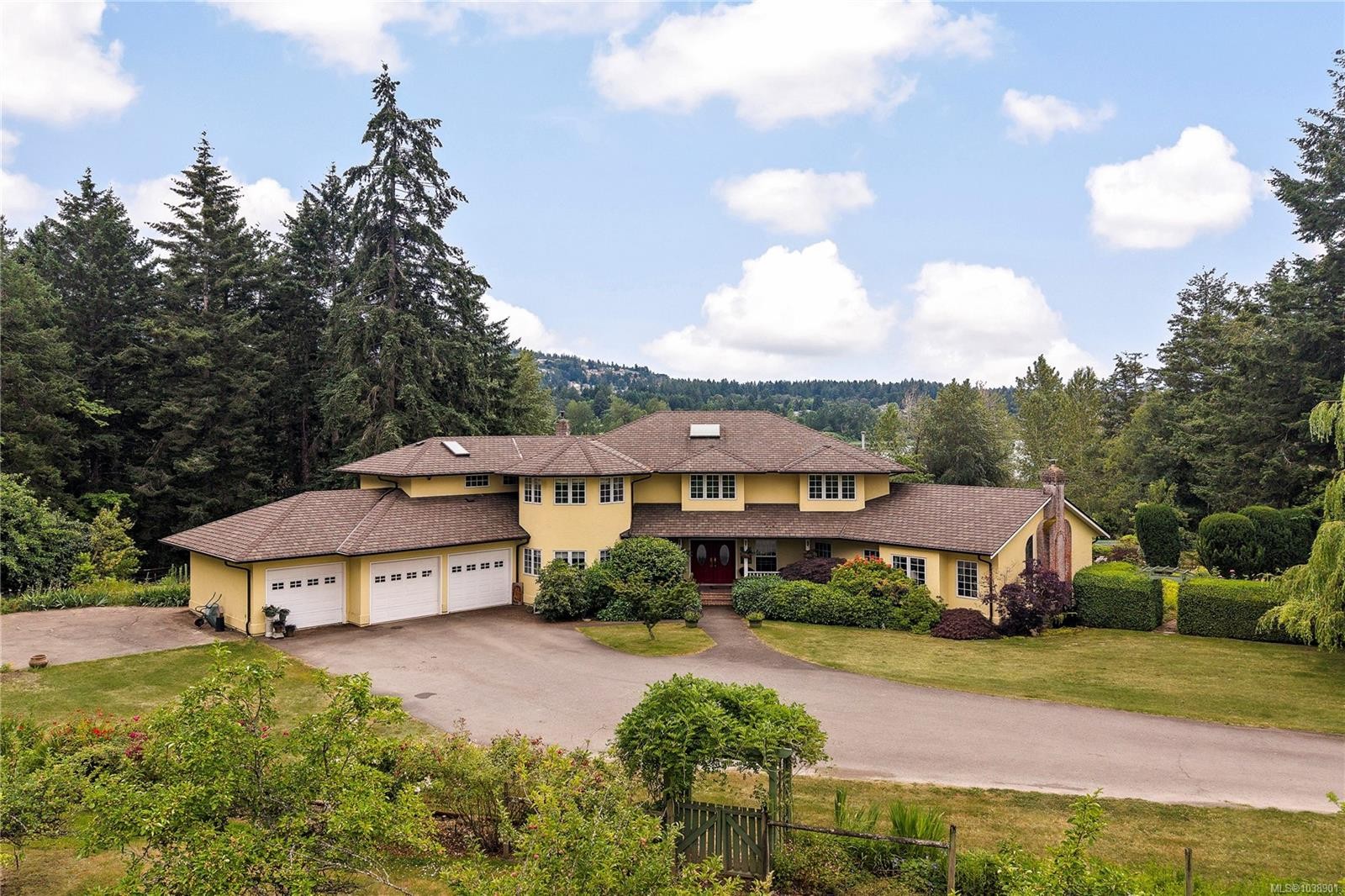 1662 Stamps Rd, Cowichan Bay, BC