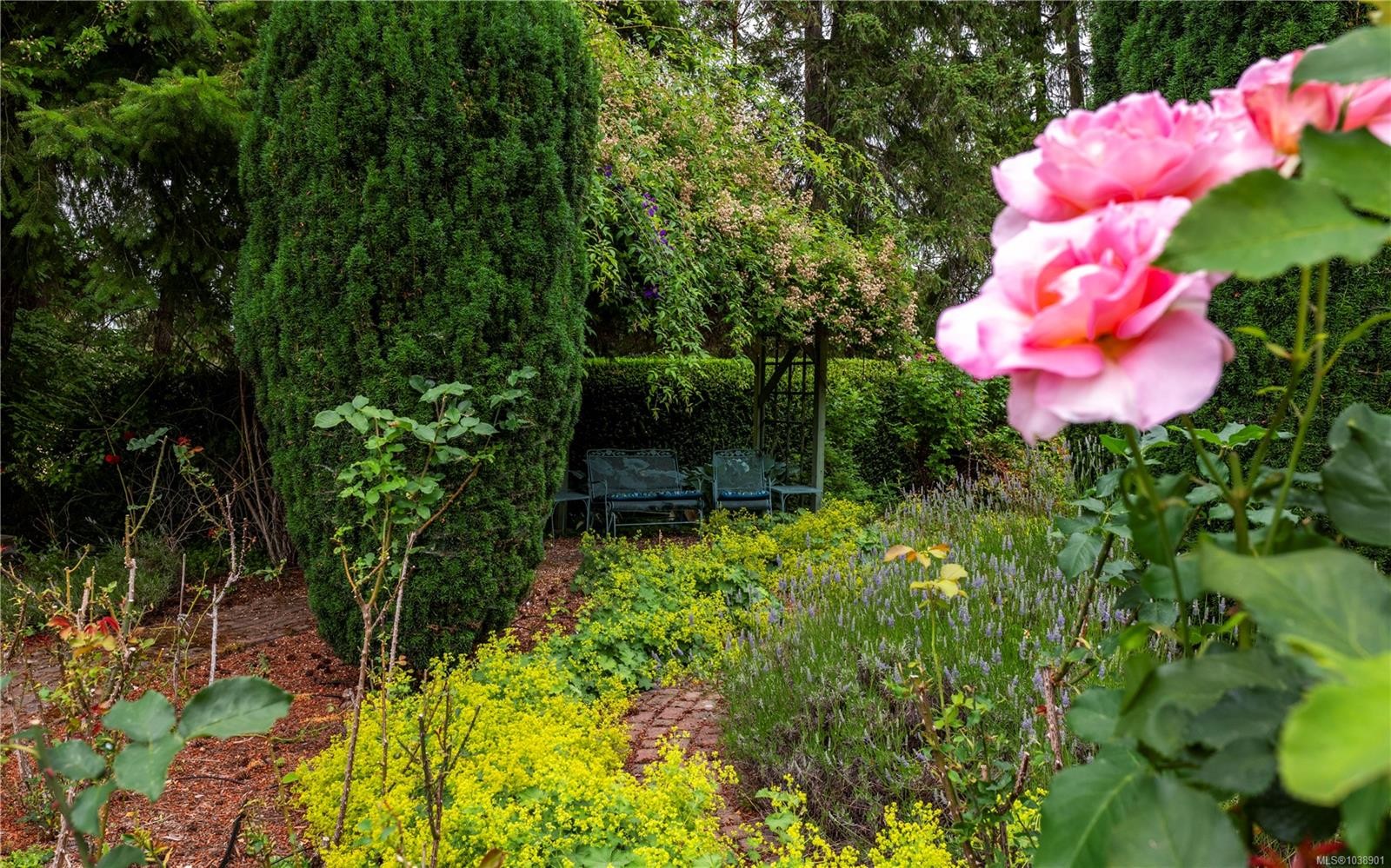 1662 Stamps Rd, Cowichan Bay, BC