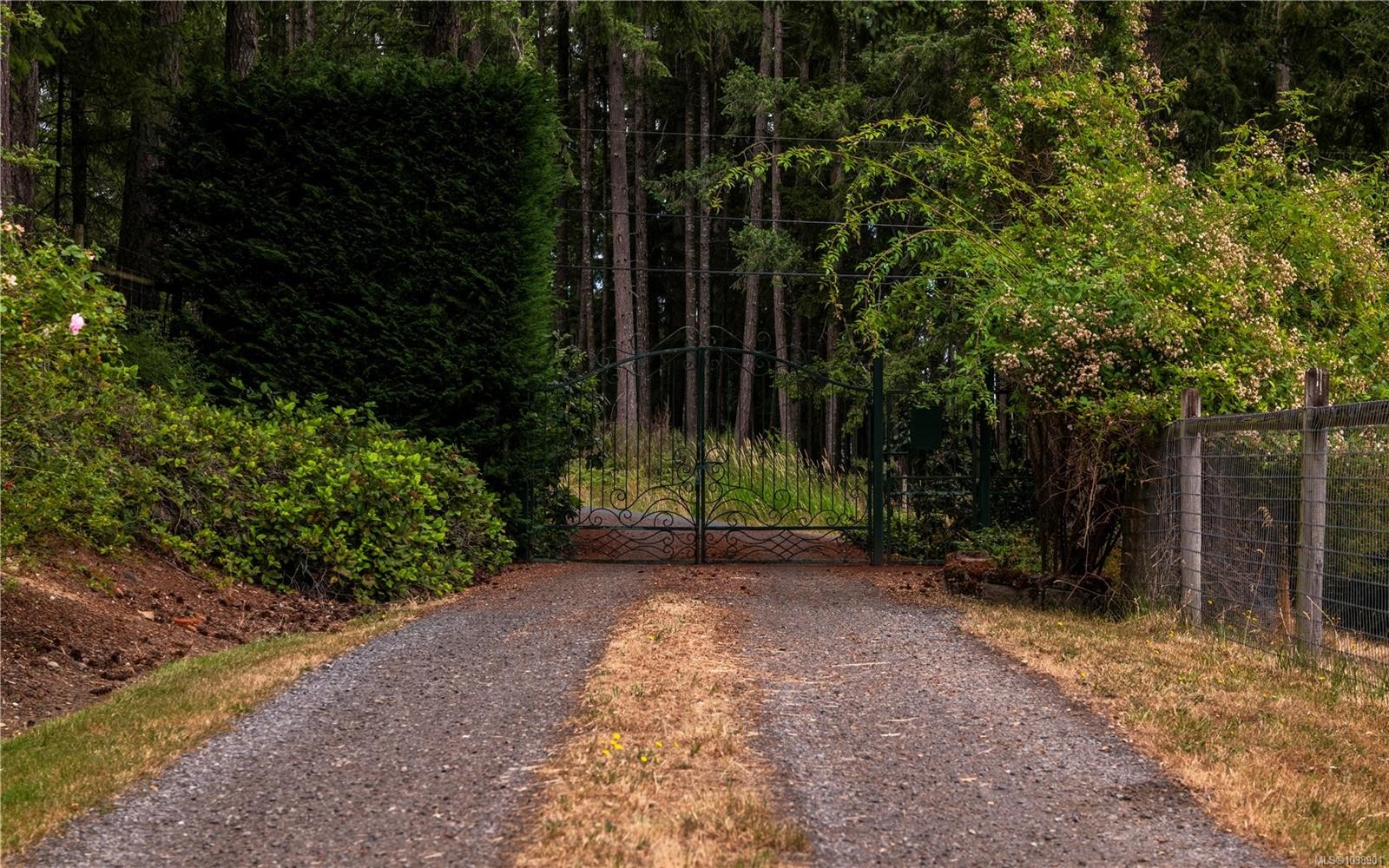 1662 Stamps Rd, Cowichan Bay, BC