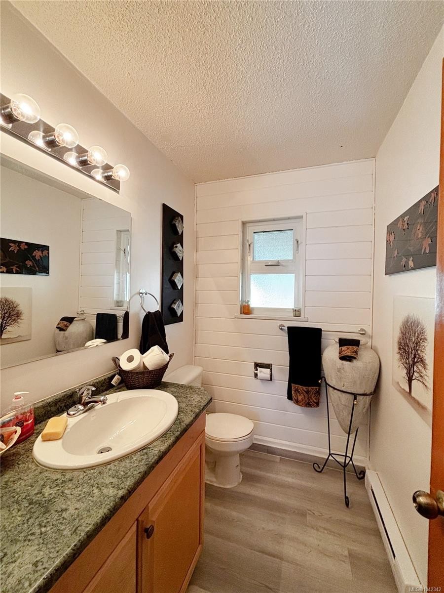 648 Nimpkish Dr, Gold River, BC