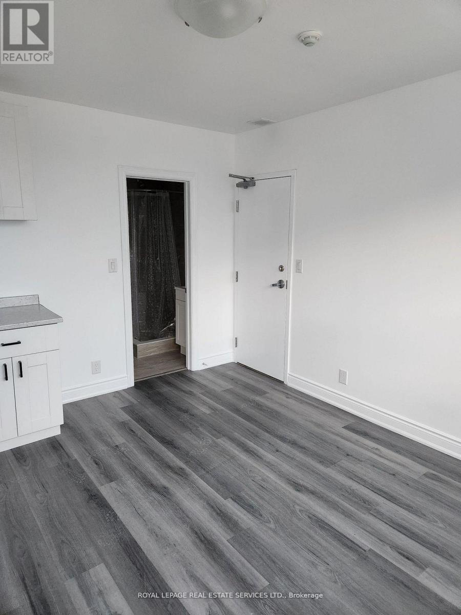 201 - 2820 Danforth Avenue, Toronto, ON