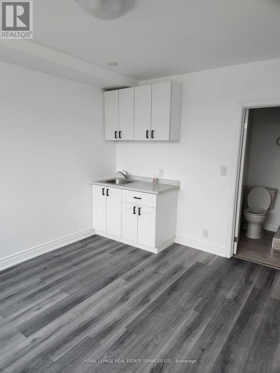 201 - 2820 Danforth Avenue, Toronto, ON