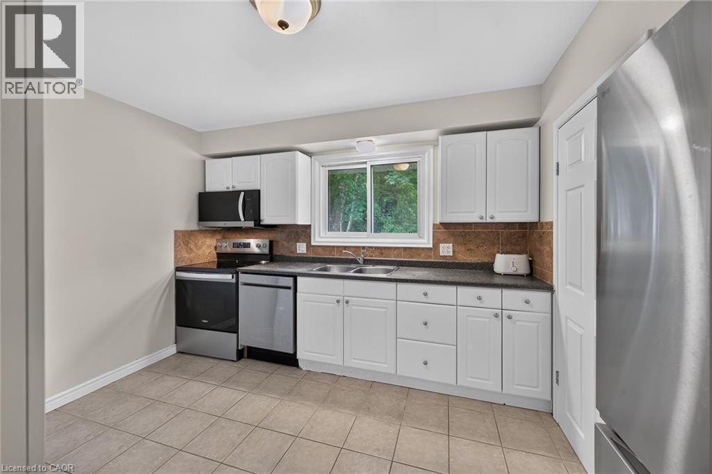 27 Ainslie Avenue, Hamilton, ON