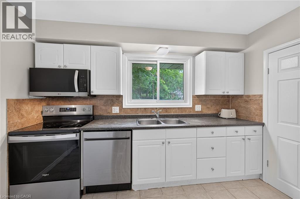 27 Ainslie Avenue, Hamilton, ON