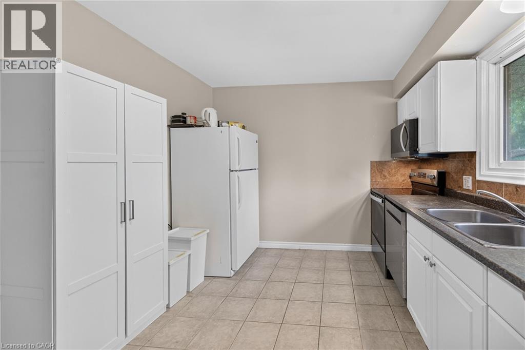 27 Ainslie Avenue, Hamilton, ON