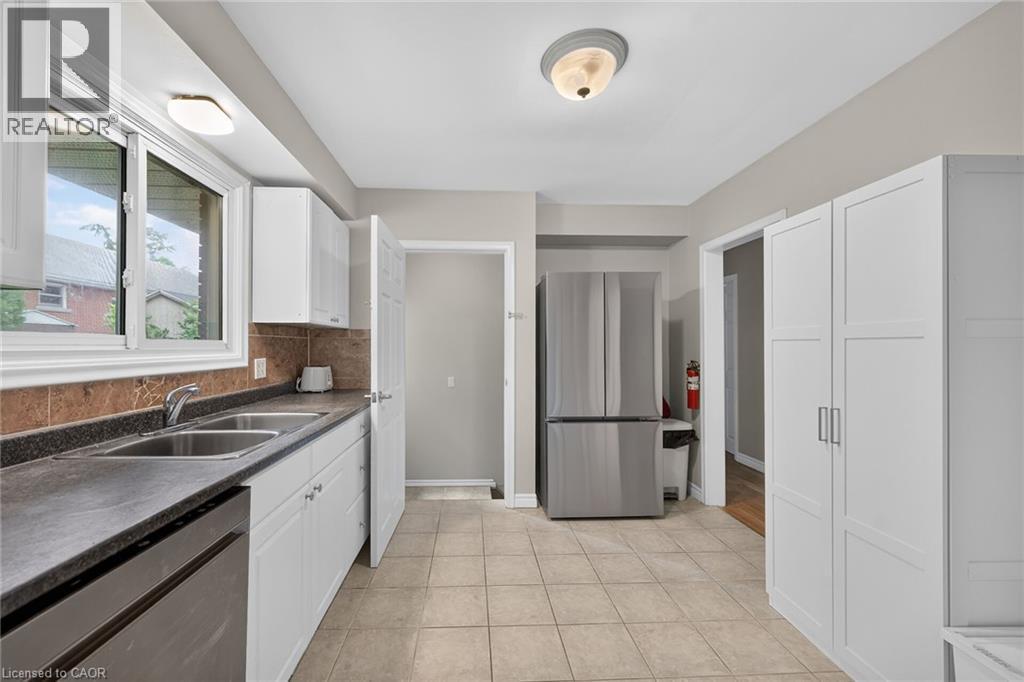 27 Ainslie Avenue, Hamilton, ON