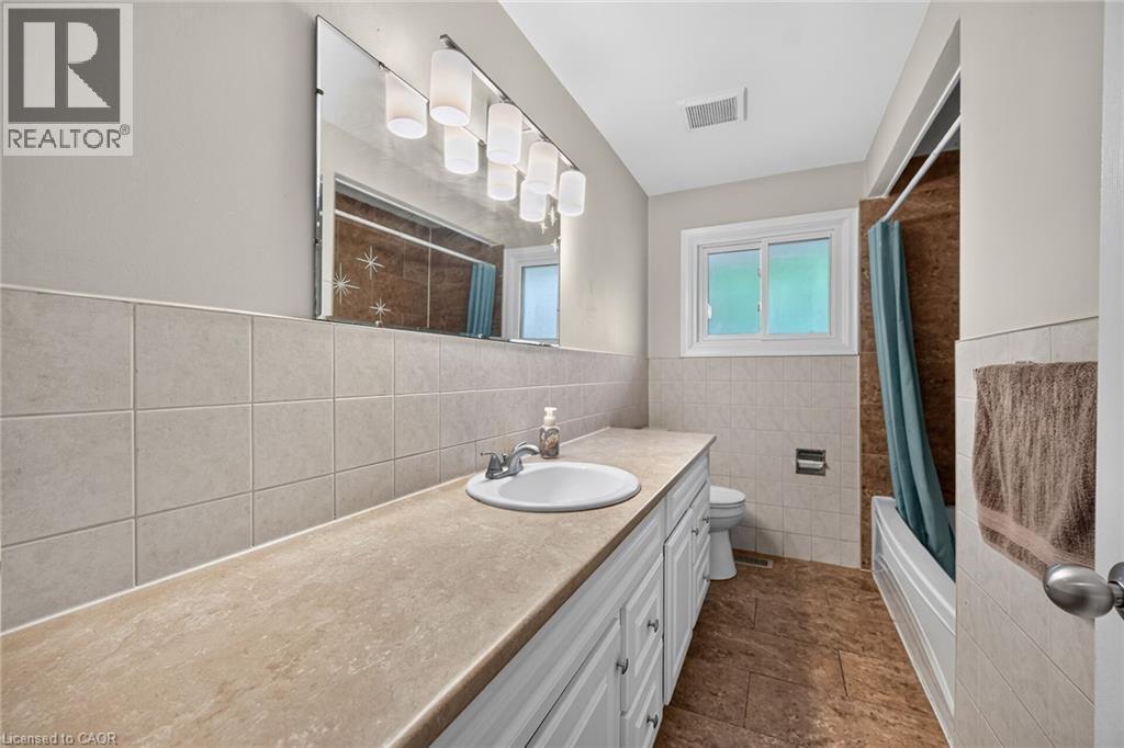 27 Ainslie Avenue, Hamilton, ON