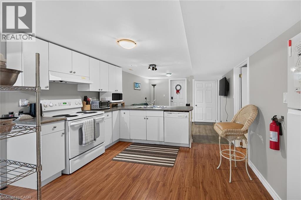 27 Ainslie Avenue, Hamilton, ON