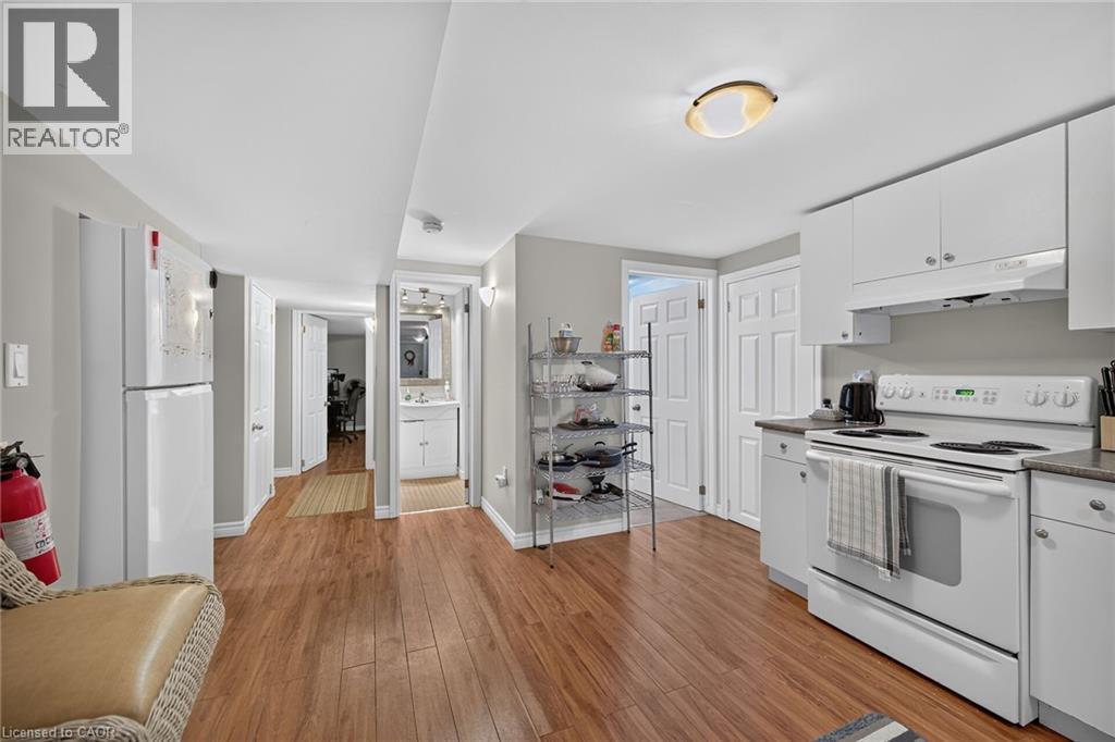 27 Ainslie Avenue, Hamilton, ON