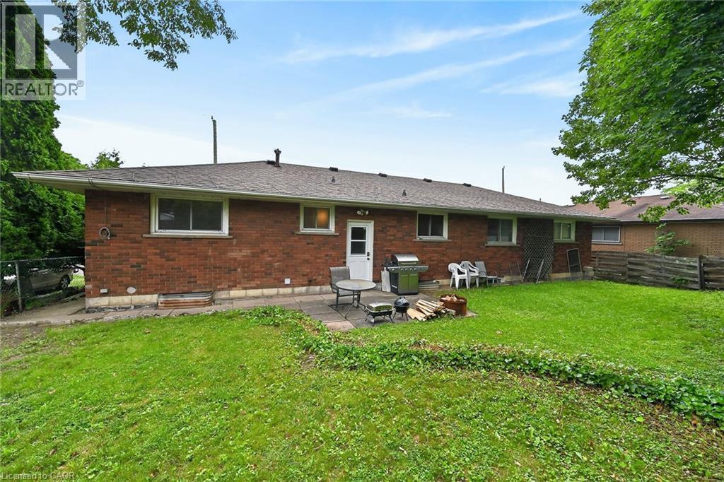 27 Ainslie Avenue, Hamilton, ON