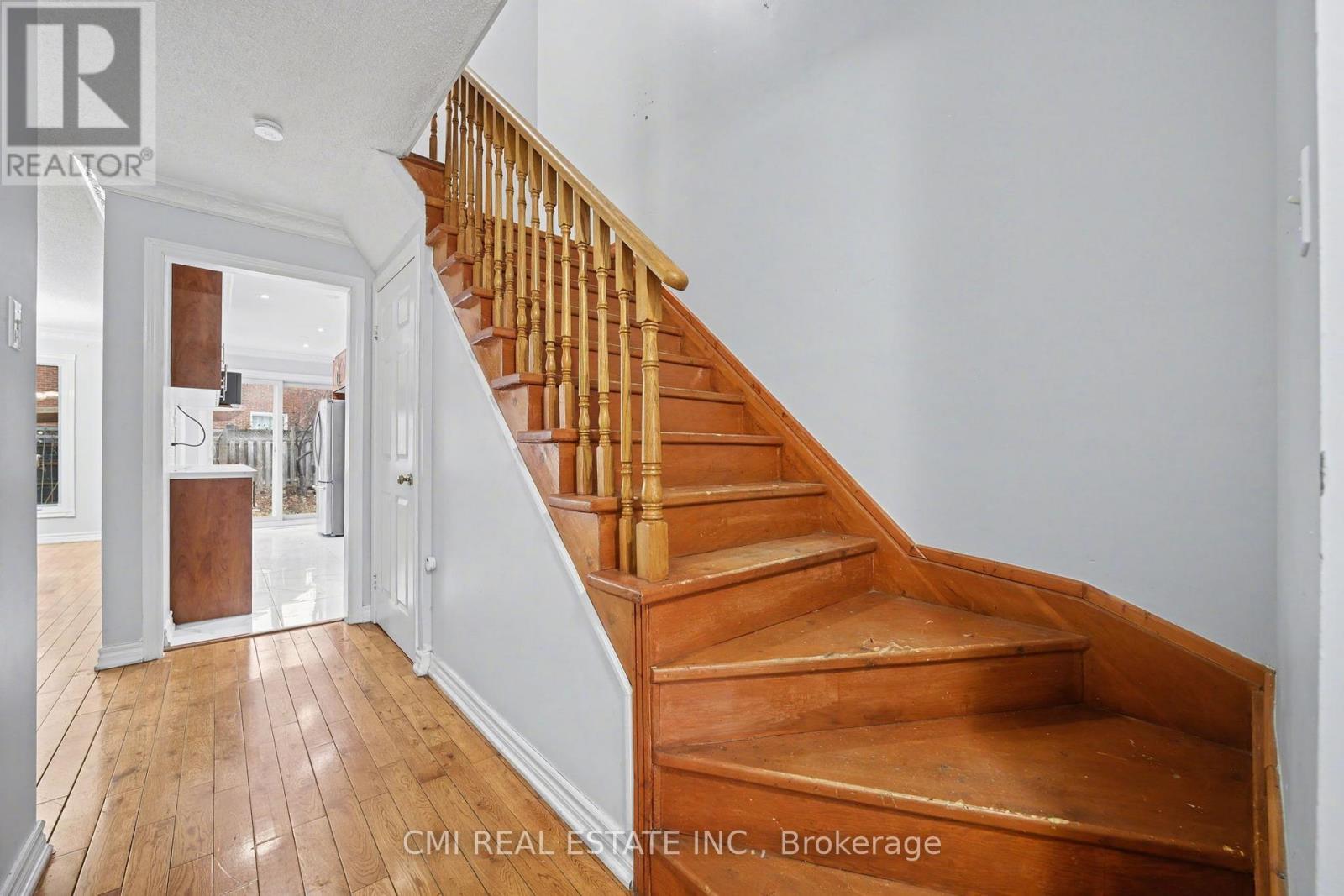 993 Lucerne Crescent, Mississauga, ON