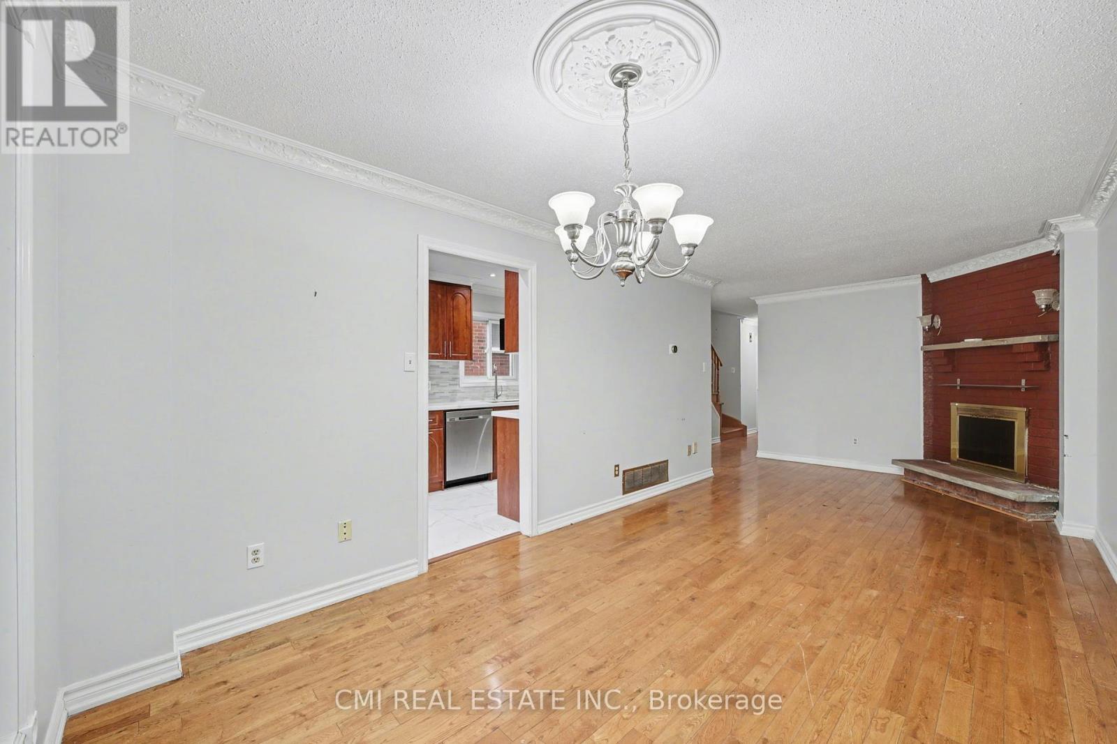 993 Lucerne Crescent, Mississauga, ON