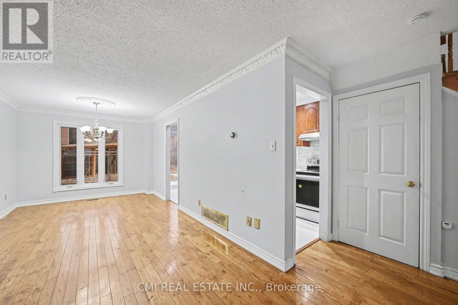 993 Lucerne Crescent, Mississauga, ON