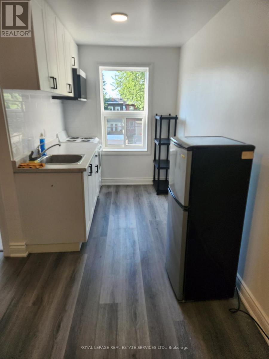 210 - 2820 Danforth Avenue, Toronto, ON
