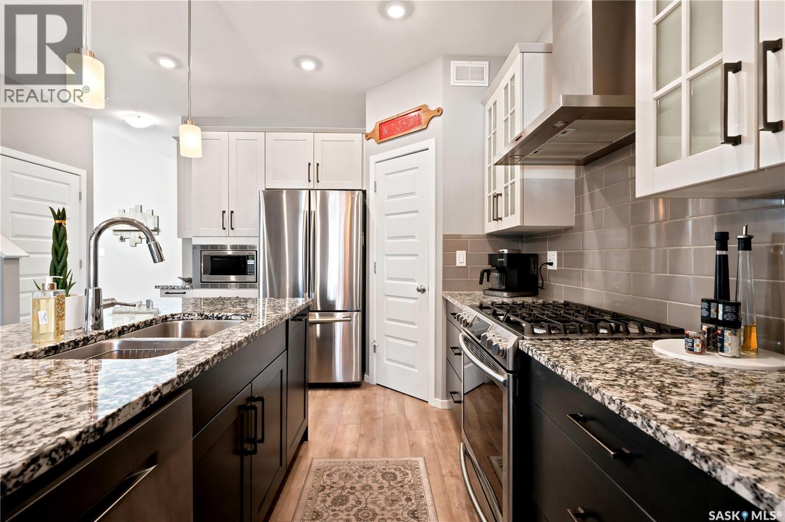 211 Dagnone Lane, Saskatoon, SK