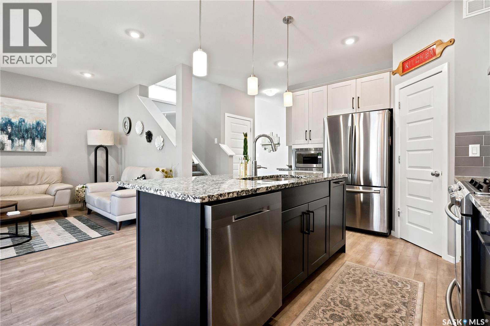 211 Dagnone Lane, Saskatoon, SK