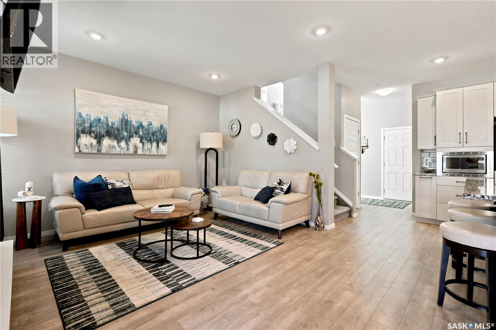 211 Dagnone Lane, Saskatoon, SK