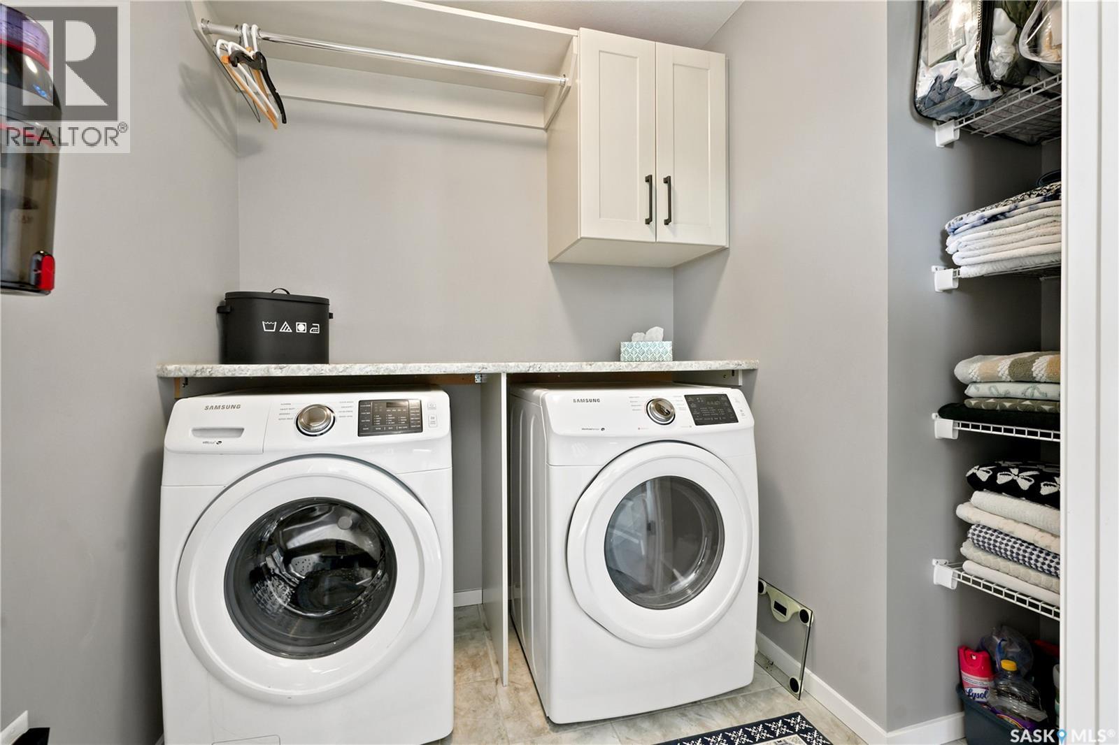 211 Dagnone Lane, Saskatoon, SK