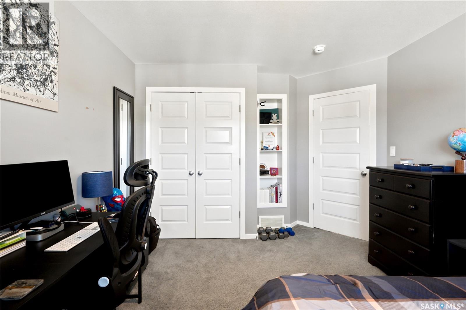 211 Dagnone Lane, Saskatoon, SK