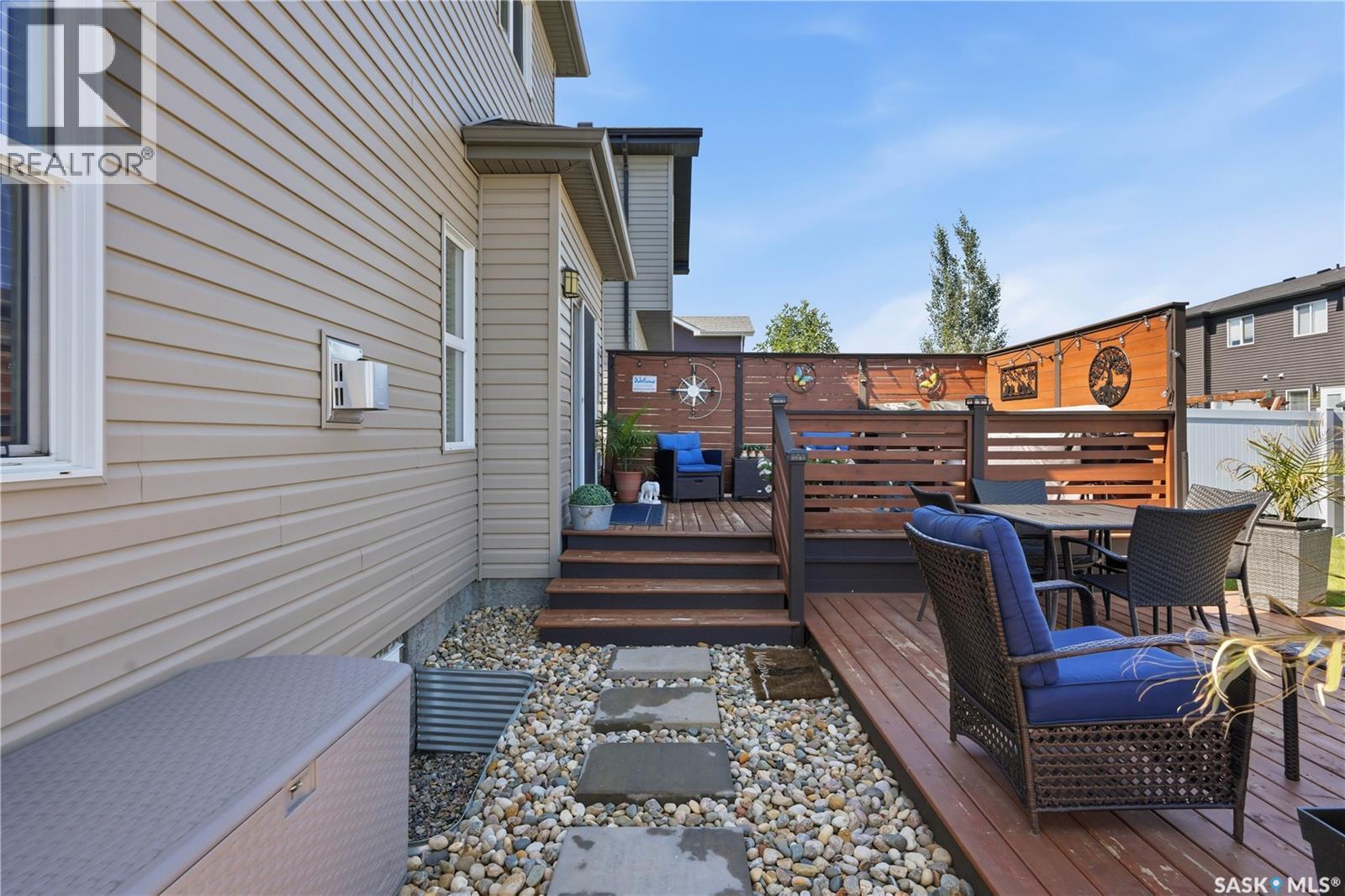 211 Dagnone Lane, Saskatoon, SK