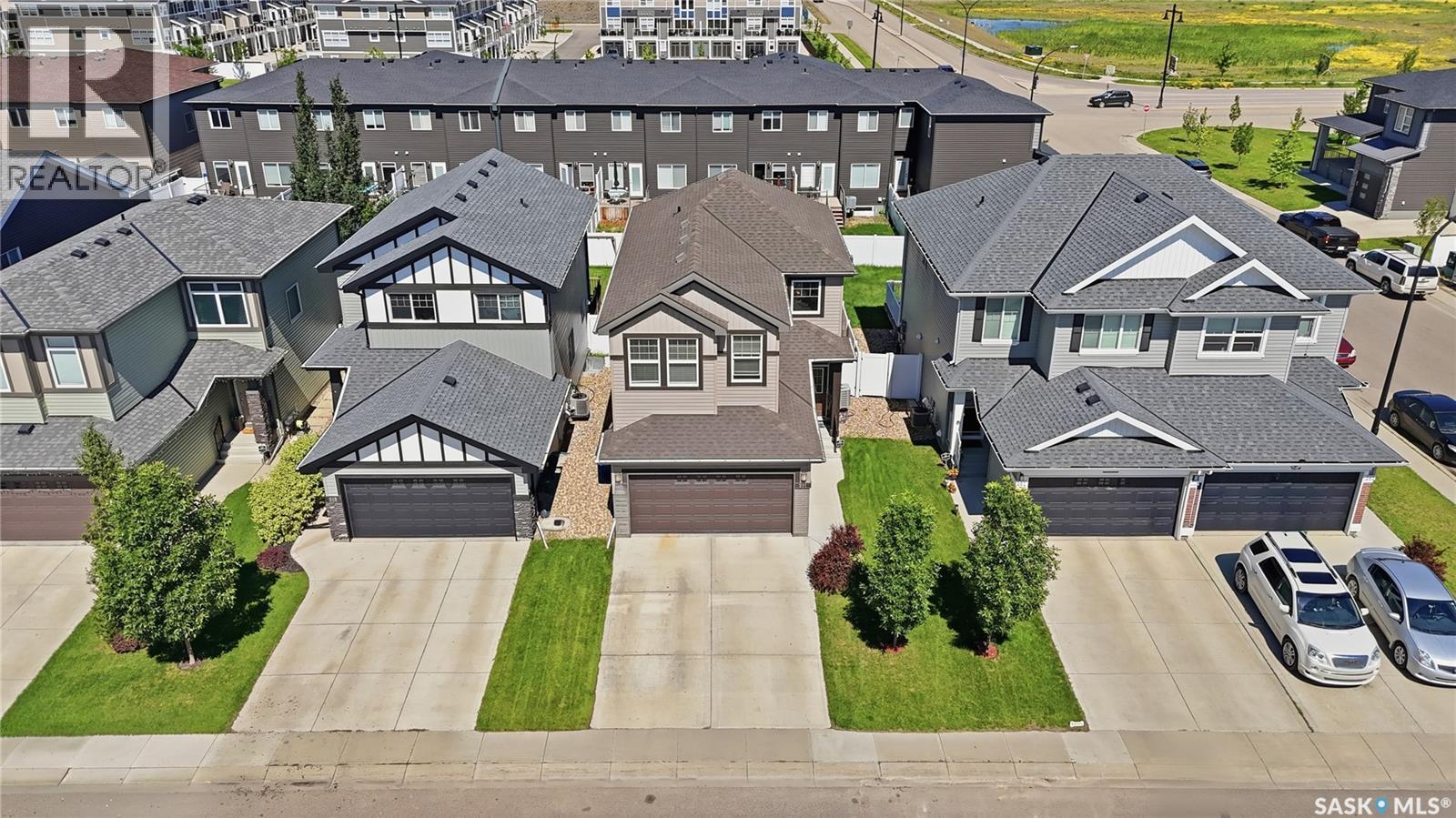 211 Dagnone Lane, Saskatoon, SK