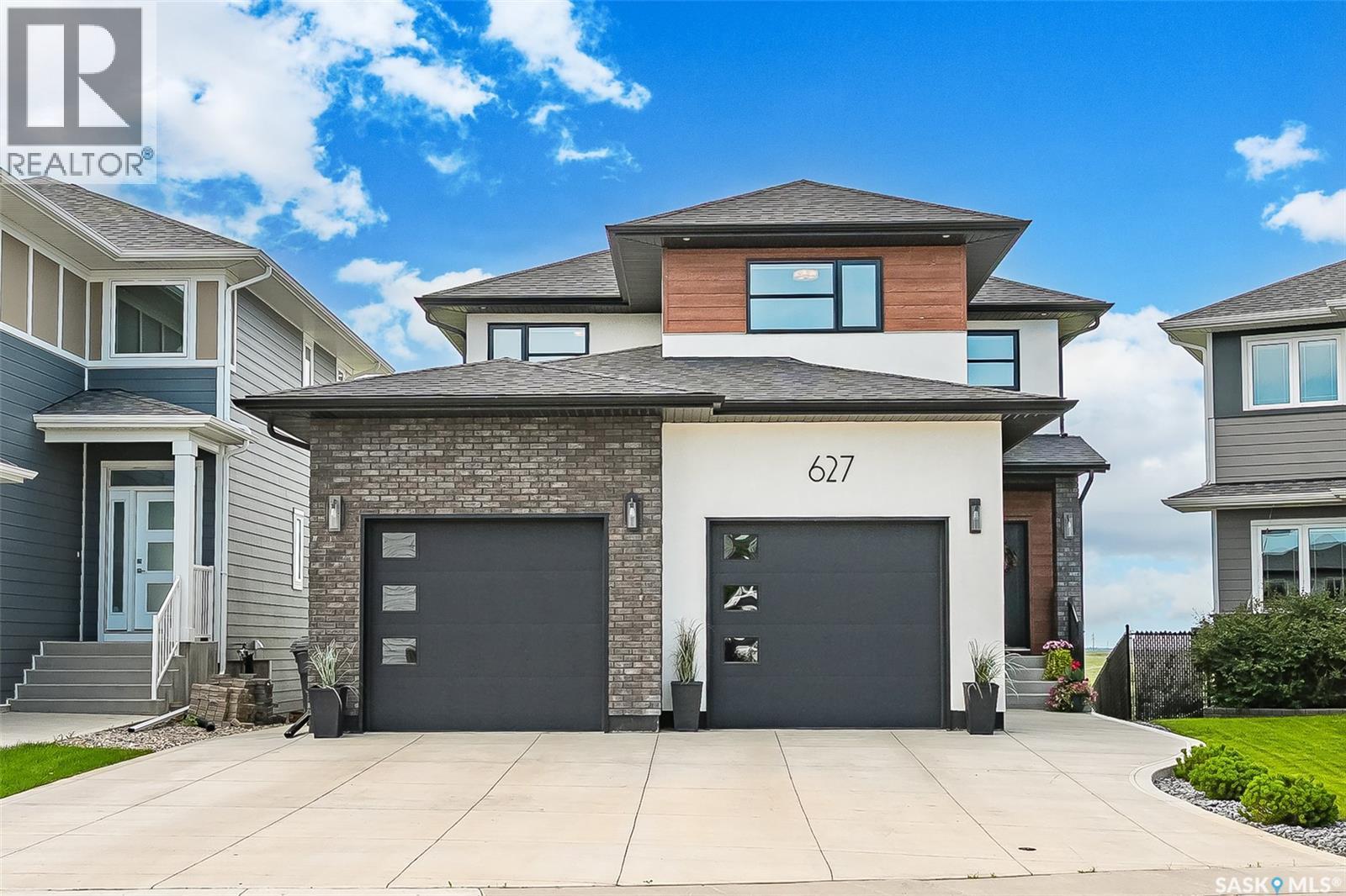 627 Fast Crescent, Saskatoon, SK