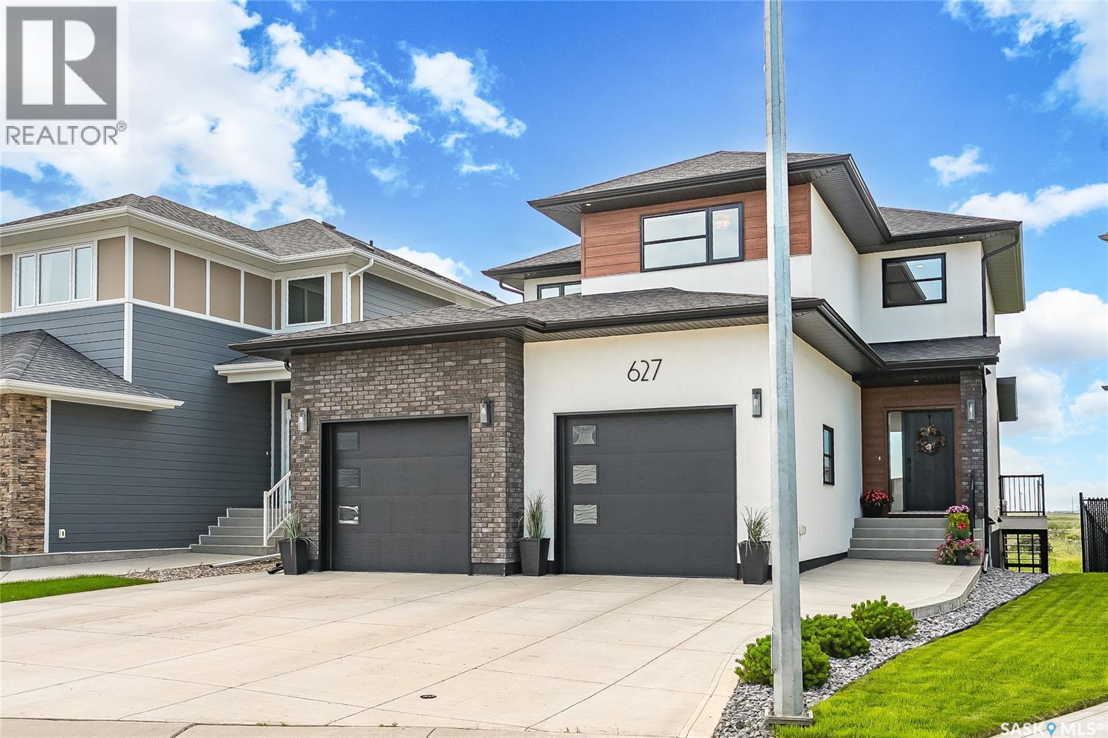 627 Fast Crescent, Saskatoon, SK